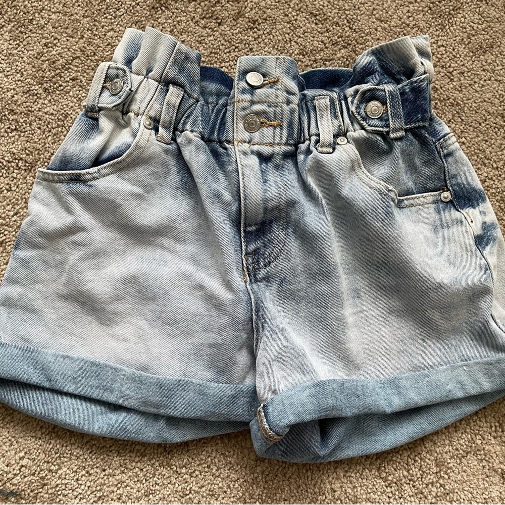 Stylish Paper Bag Hourglass Mid-Rise Short Faded Blue Denim Shorts